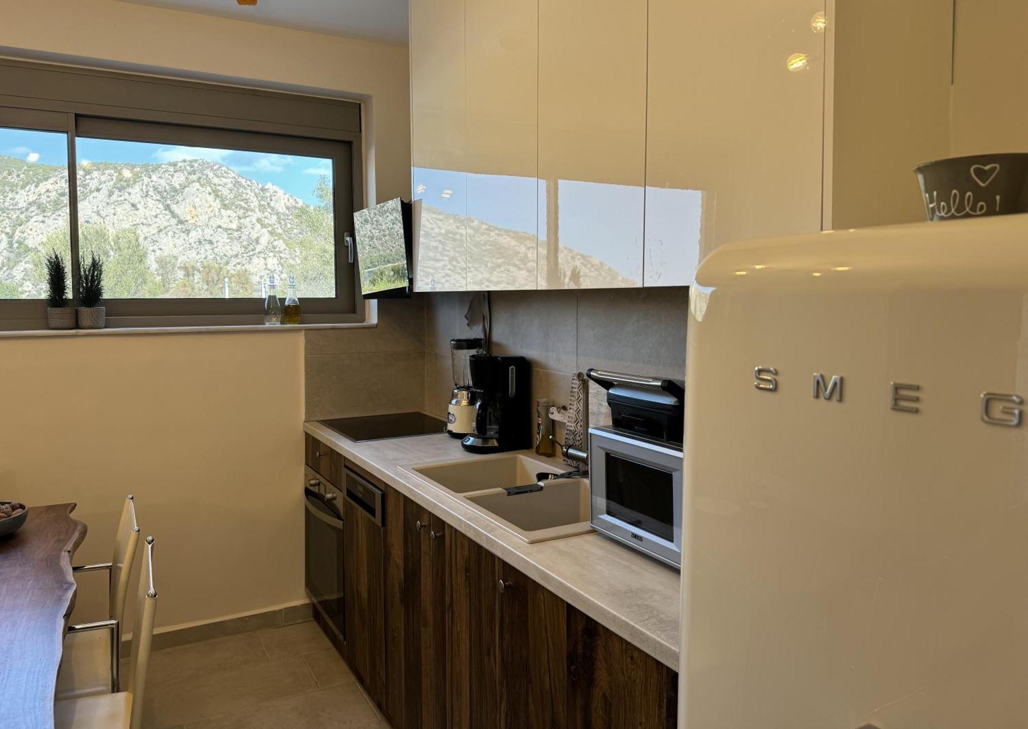 Topos Luxury Stay Heraion Лоутраки Экстерьер фото