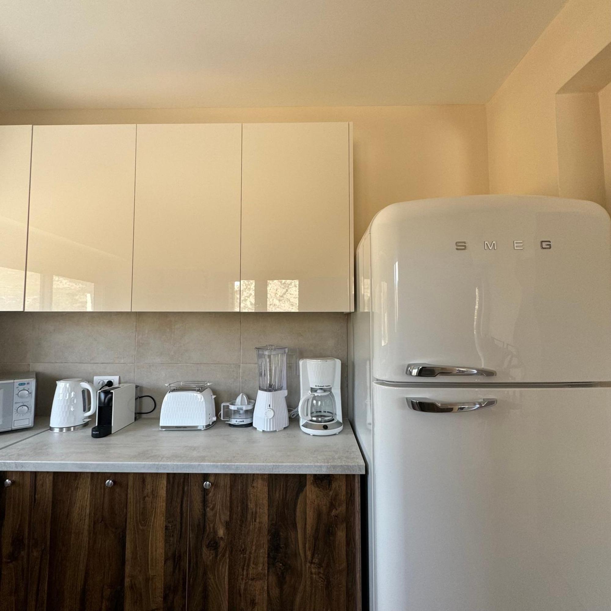 Topos Luxury Stay Heraion Лоутраки Экстерьер фото